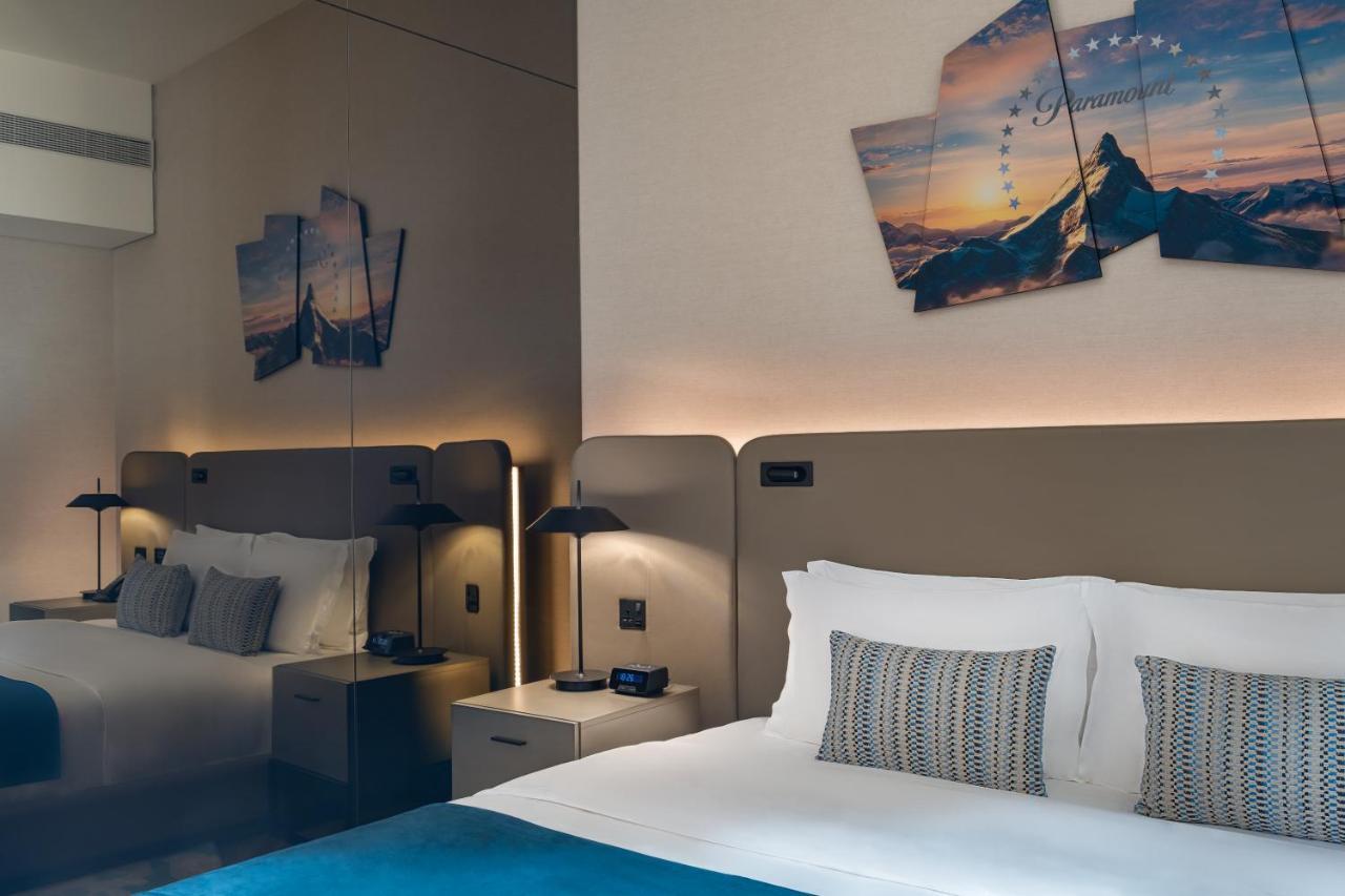Paramount Hotel Midtown Dubaï Extérieur photo A bedroom at the hotel
