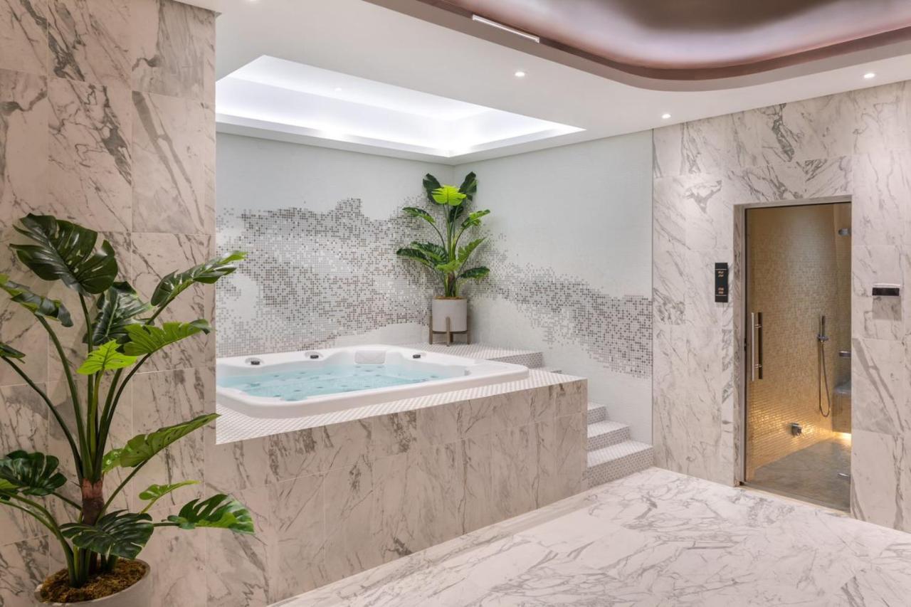 Paramount Hotel Midtown Dubaï Extérieur photo Spa at the hotel
