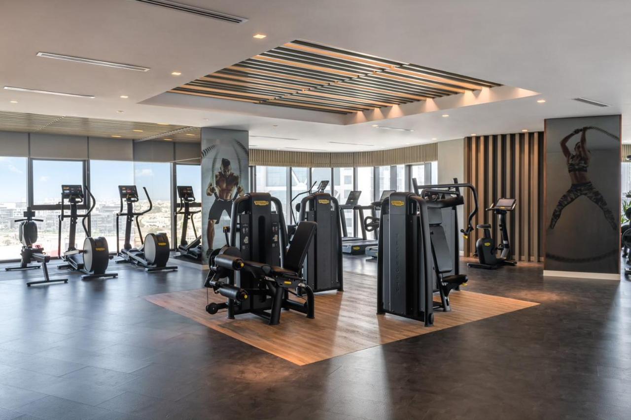 Paramount Hotel Midtown Dubaï Extérieur photo The gym at the 1018