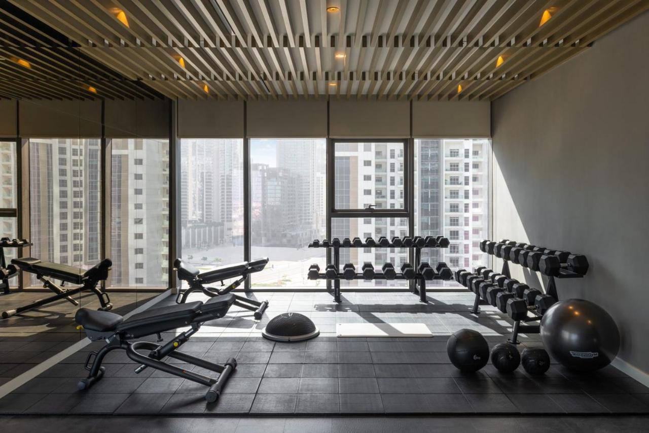 Paramount Hotel Midtown Dubaï Extérieur photo The gym at the hotel