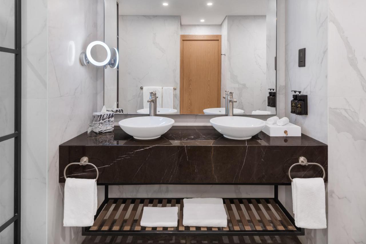 Paramount Hotel Midtown Dubaï Extérieur photo Bathroom