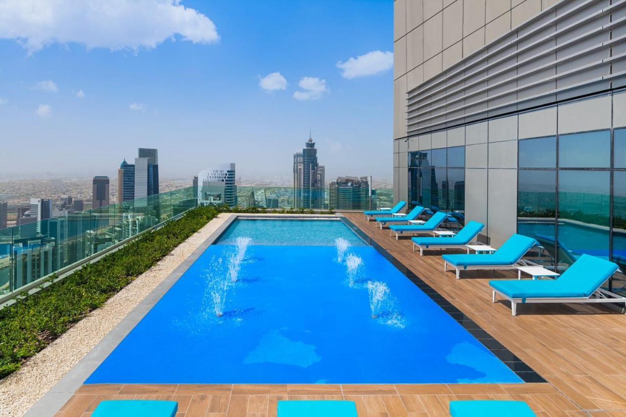 Paramount Hotel Midtown Dubaï Extérieur photo Rooftop pool