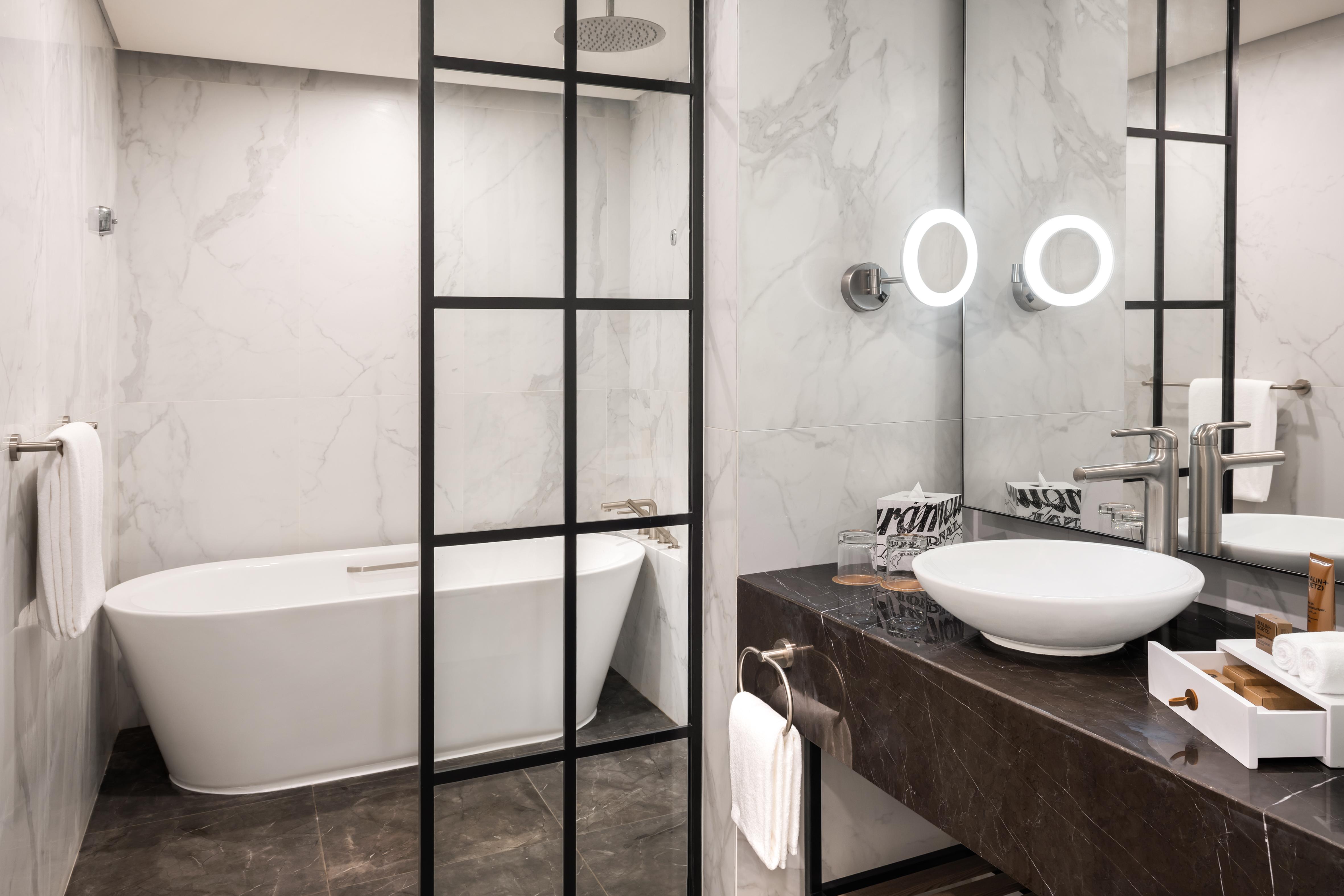 Paramount Hotel Midtown Dubaï Extérieur photo Bathroom